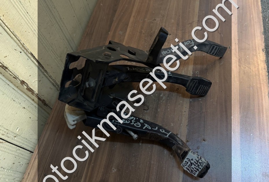 FORD ESCORT DEBRİYAJ PEDALI 2.ÜRÜN 95-00 MODEL ORJİNAL