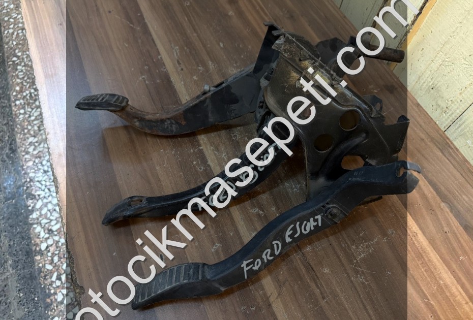 FORD ESCORT DEBRİYAJ PEDALI , ESCORT FREN PEDALI ORJINAL