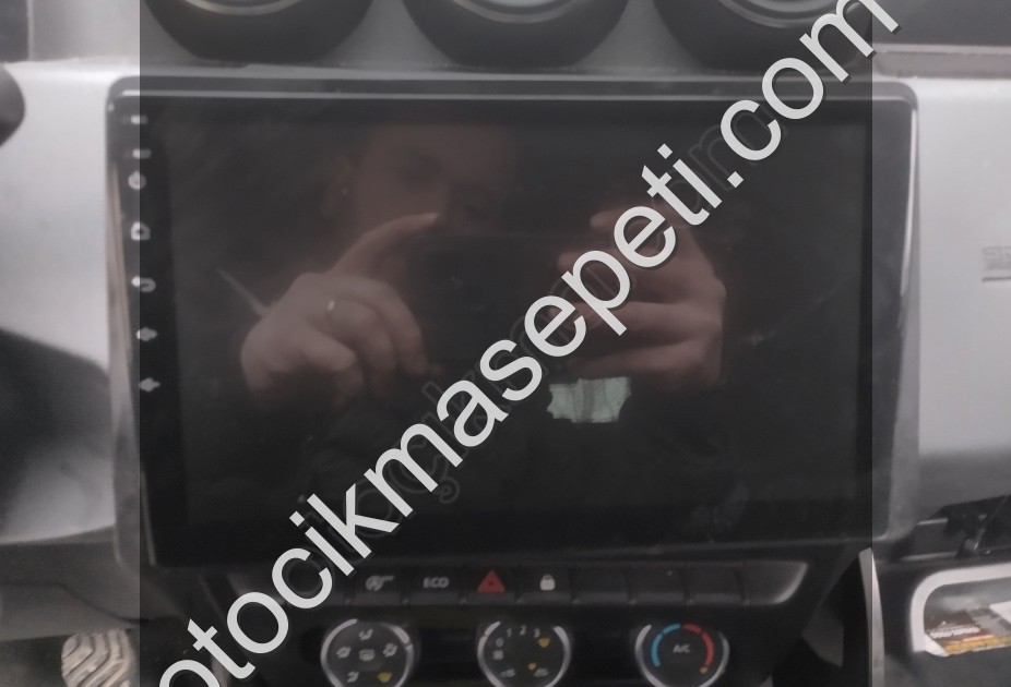 DACİA DUSTER MULTİMEDYA RADYO EKRANI SÖKME RENKAY KOCAELİ