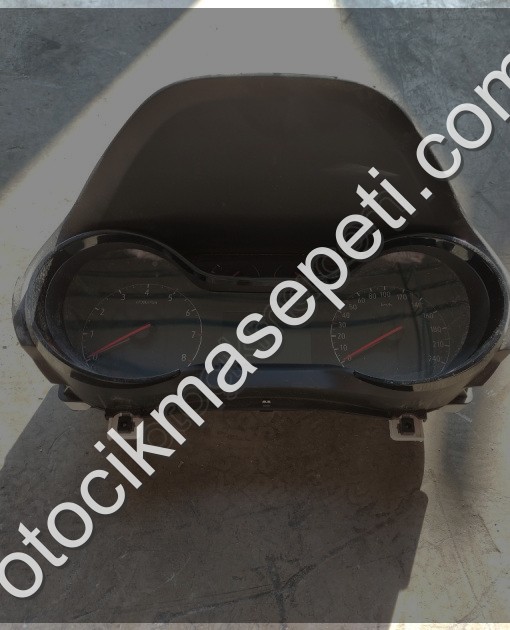 Opel Corsa F cm saati
