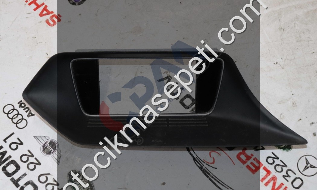 MERCEDES E SERİSİ A212 W212 TEYP NAVİGASYON A2126802036