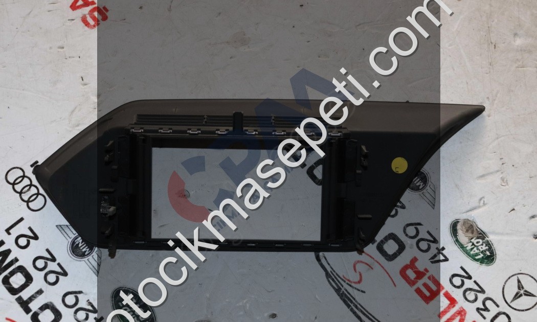 MERCEDES E SERİSİ A212 W212 ÇERÇEVESİ TEYP NAVİGASYON