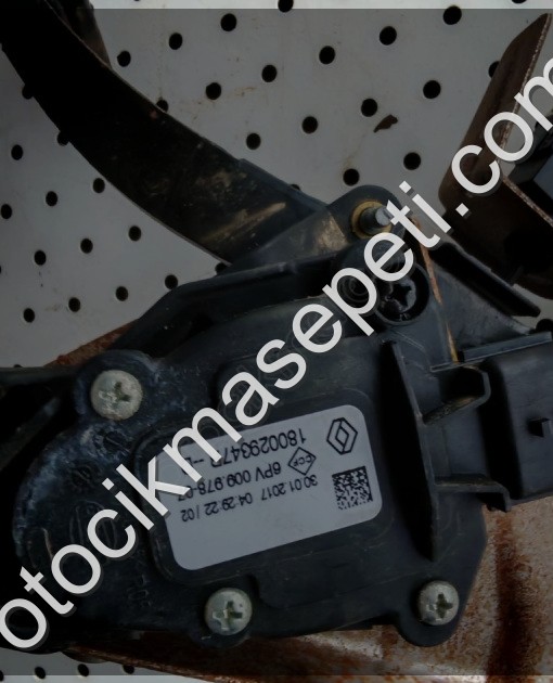 RENAULT CLIO OTOMOTIK DIZEL GAZ FREN PEDAL-DÜZCE ÇIKMA