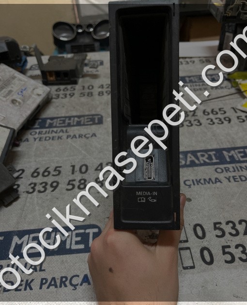ÇIKMA GOLF 7 5N0 035 341 F MULTİMEDYA ARAYÜZ KONTROL MODÜLÜ