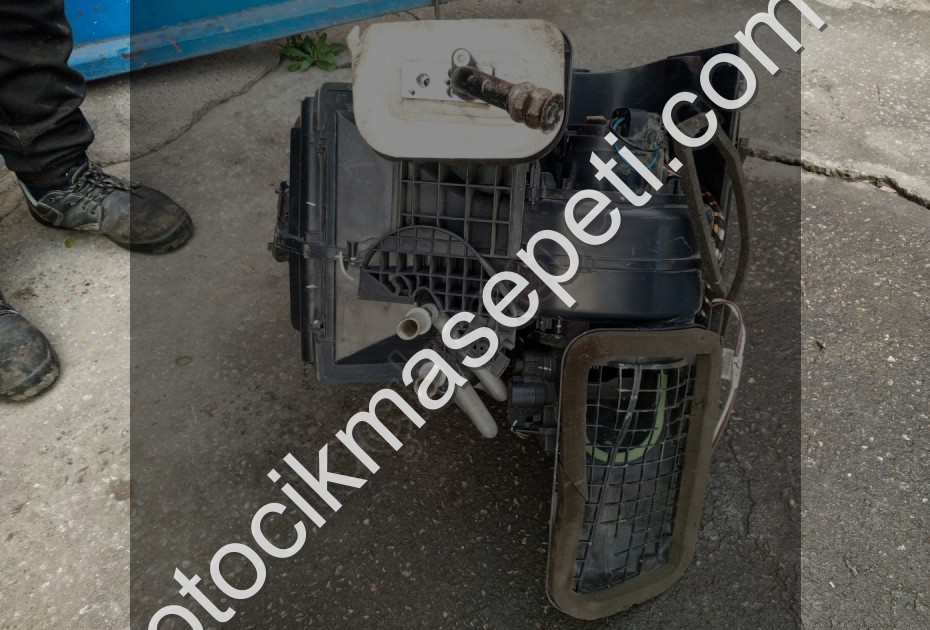 MEGANE 4 KALORÜFER KAZANI SÖKME ORJİNAL SAVAS OTO