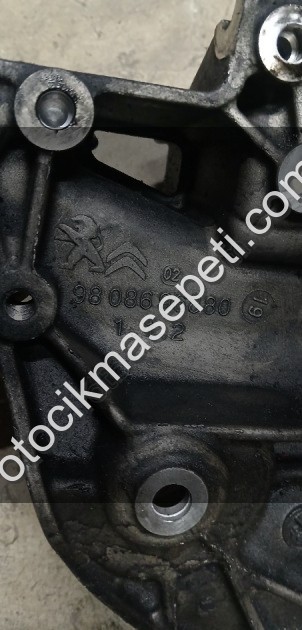 Peugeot 301 çıkma klima kompresör ayagı