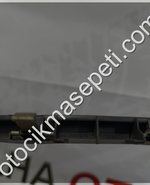 Opel Vectra B Teyp Çerçevesi