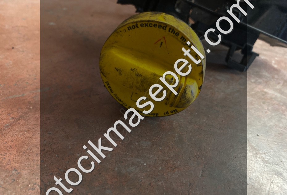 MERCEDES RENAULT 1.5 DCİ YAĞ ÇUBUĞU KAPAĞI