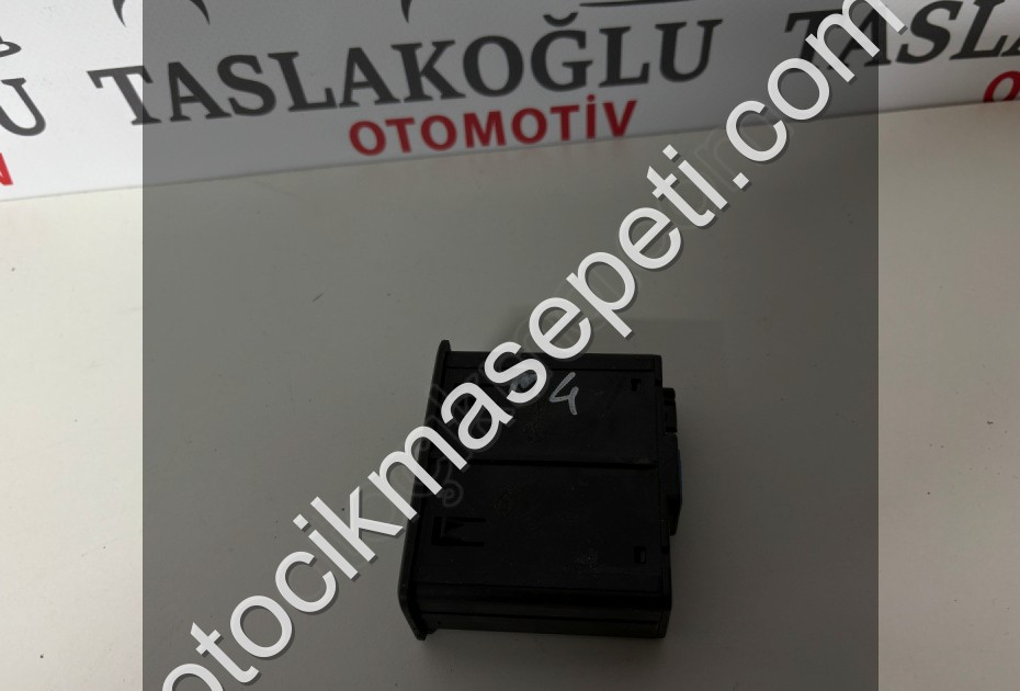 RENAULT MEGANE 4 AUX USB GİRİŞİ ÜNİTESİ PİRİZİ