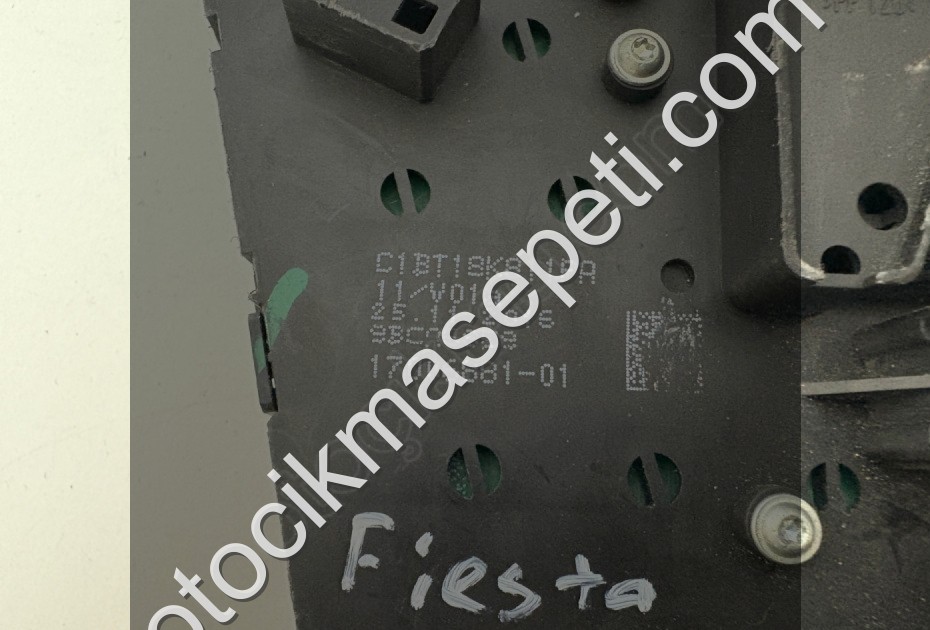 FORD FİESTA TEYP TUŞ TAKIMI