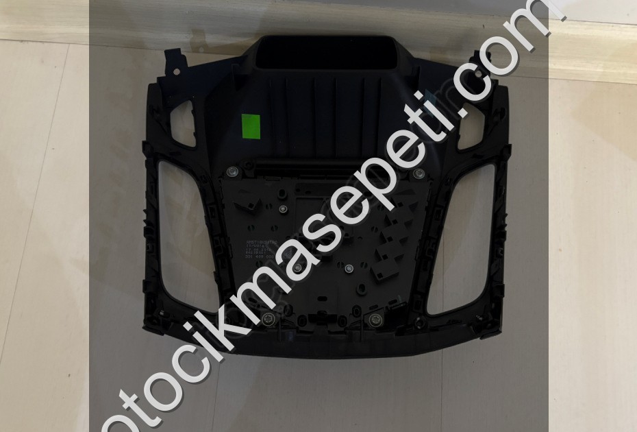 FORD FOCUS 3 TEYP ÇERCEVESİ VE CDİ CALAR KOMPLE