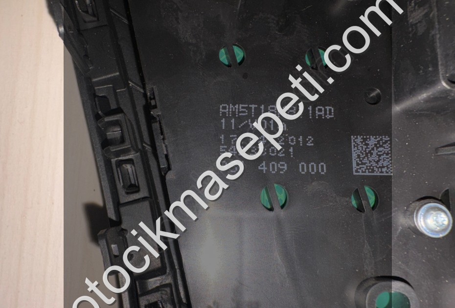 FORD FOCUS 3 TEYP ÇERCEVESİ VE CDİ CALAR KOMPLE