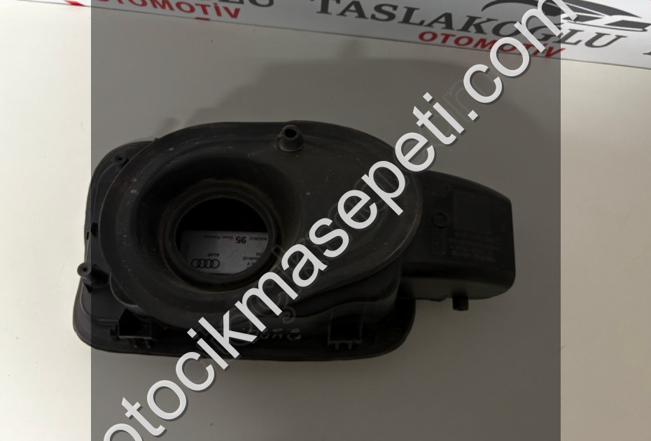AUDİ A6 DEPO KAPAĞI