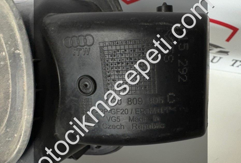 AUDİ A6 DEPO KAPAĞI