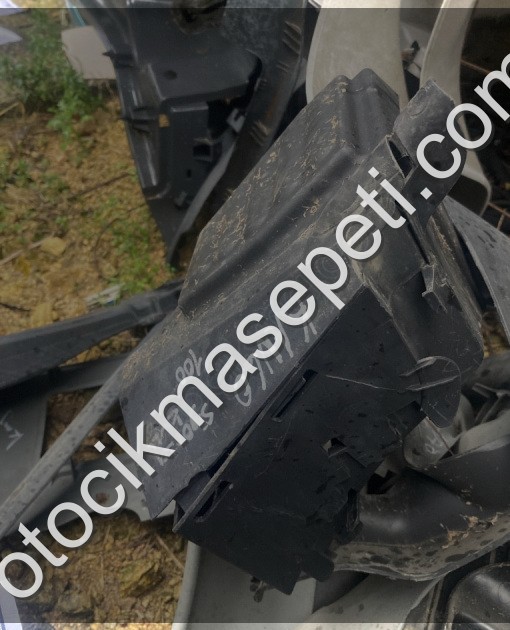 Renault kango sigorta kutusu pilastigi