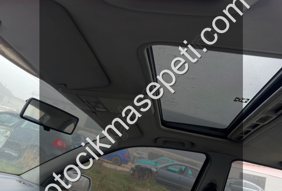 Whatsaptan siparişler Skoda Octavia Sanruf camı