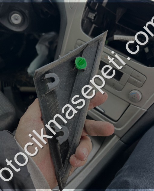 Whatsaptan siparişler Ford Mondeo hoparlör üçgeni