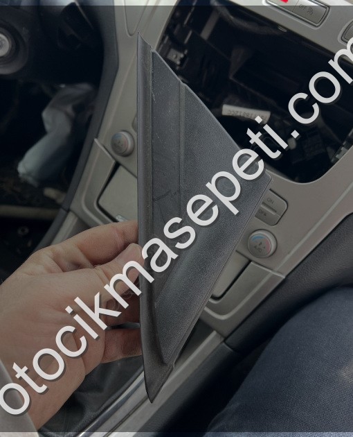 Whatsaptan siparişler Ford Mondeo hoparlör üçgeni
