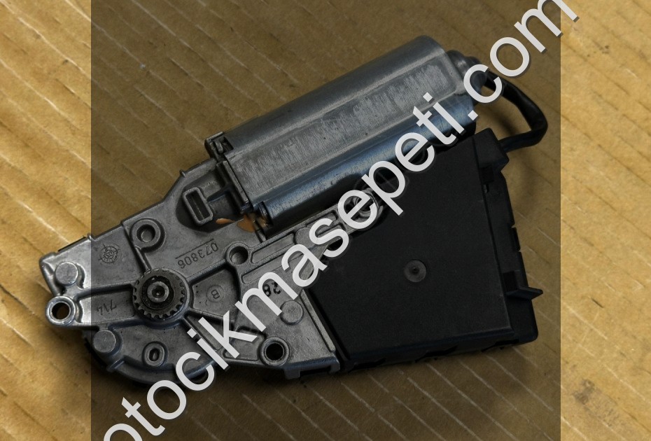 BORA GOLF PASSAT TOUAREG 03-07 SUNROOF MOTORU 8D0959591C