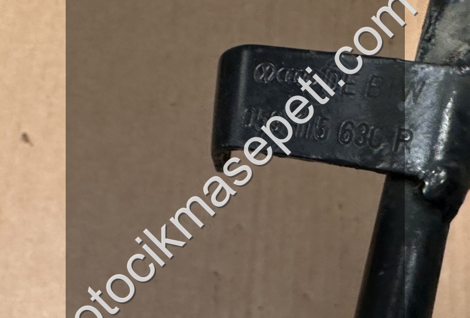 AUDİ A6 Q7 PHAETON YAĞ ÖLÇÜM ÇUBUĞU BORUSU 059115630R