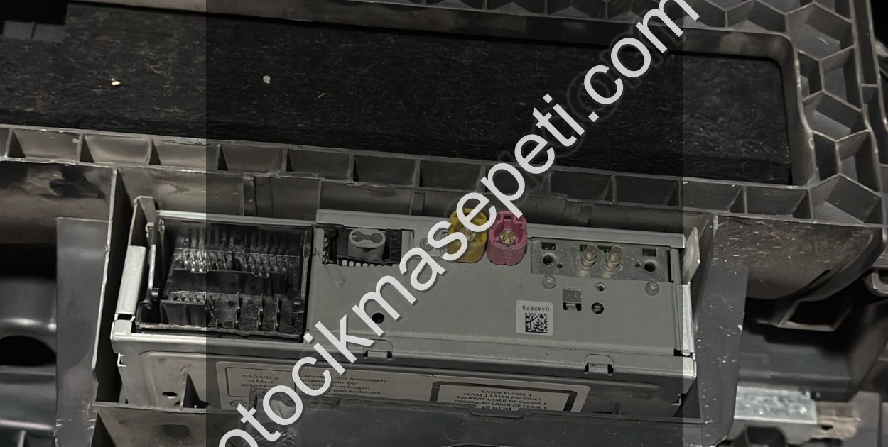 2011-2014 SKODA SUPERB CD CHANGER 5Q0 035 840 C ORJ ÇIKMA