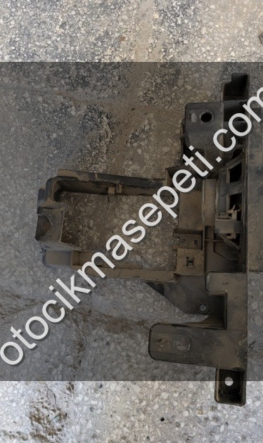 Renault Kangoo 3 Bagaj Hoparlör Yuvası 8200890409/8200890411