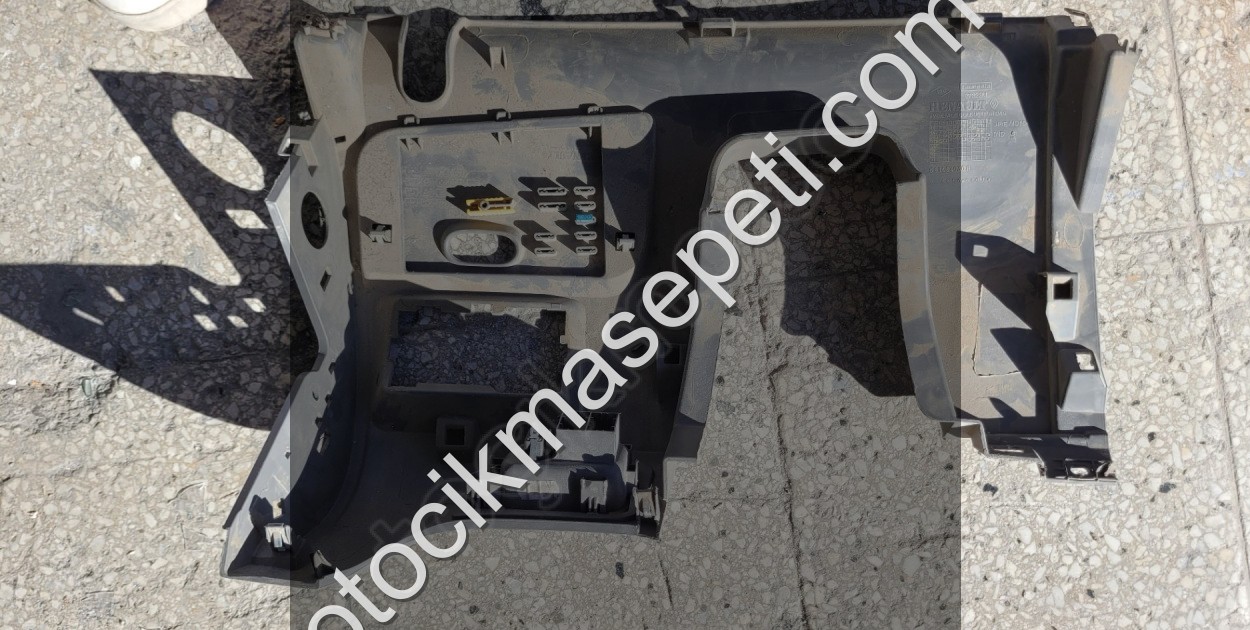 Renault Kangoo3 Torpido Sigorta Kapağı 681064030R
