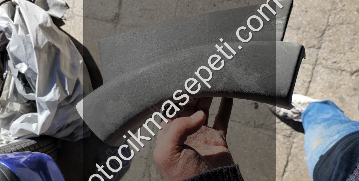 Renault Kangoo 3 2011 Direksiyon Üst Kapağı 8200454897