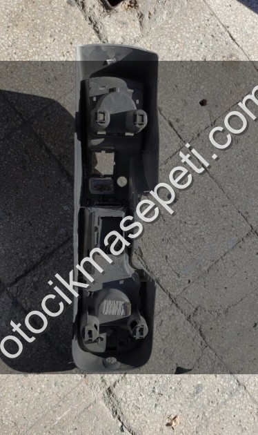 Renault Kangoo 3 2011 Orta Konsol 8200457030