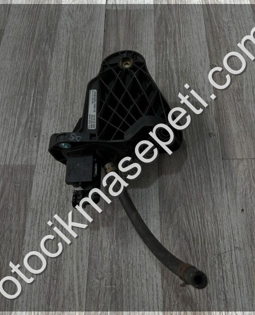 VOLKSWAGEN GOLF 5 DEPRAJ ÜST MERKEZİ 1K0721388