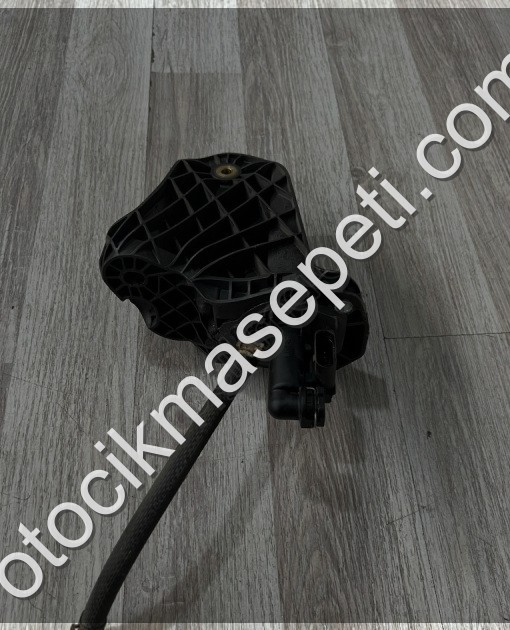 VOLKSWAGEN GOLF 5 DEPRAJ ÜST MERKEZİ 1K0721388