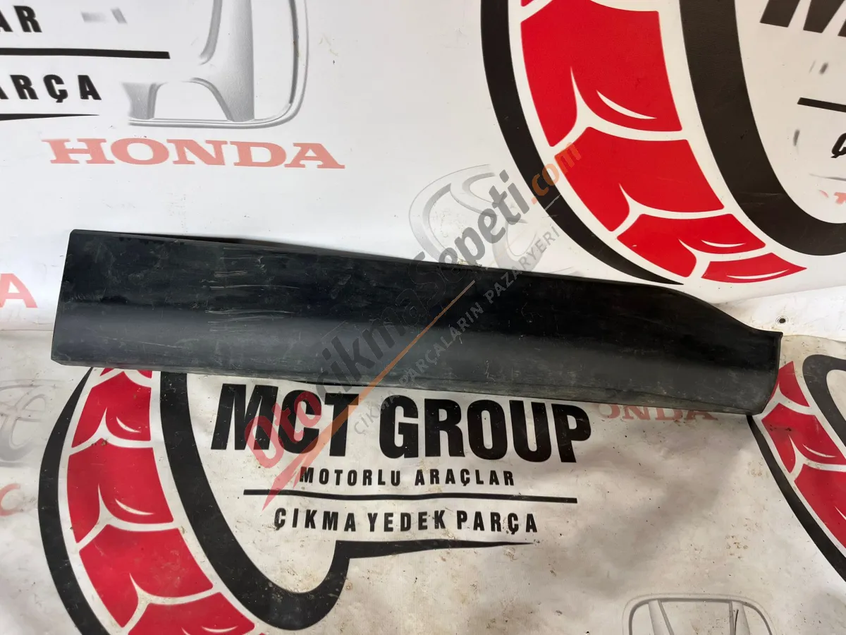 TOYOTA COROLLA CROSS SAĞ ÖN KAPI BANDI ÇIKMA ORJINAL