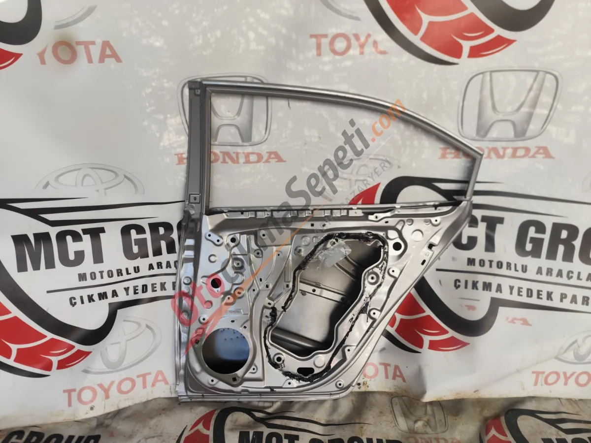 TOYOTA COROLLA 2019 2025 SAĞ ARKA KAPI ÇIKMA ORJINAL